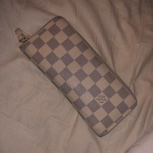 100% authentic Louis Vuitton wallet